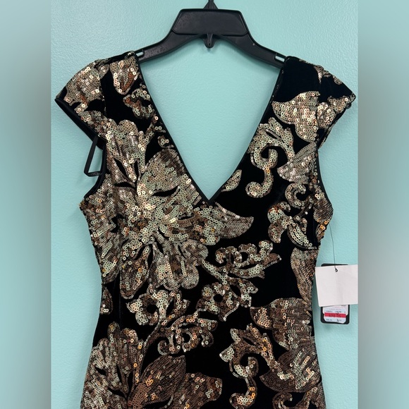Guess velvet sequin dress in black/gold size 0 - Picture 6 of 11